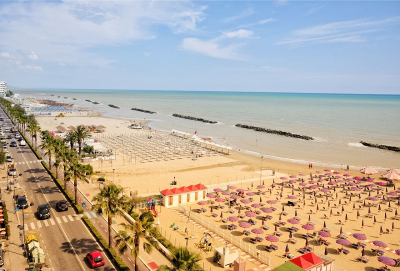 spiaggia mare Montesilvano Abruzzo lido ombrelloni