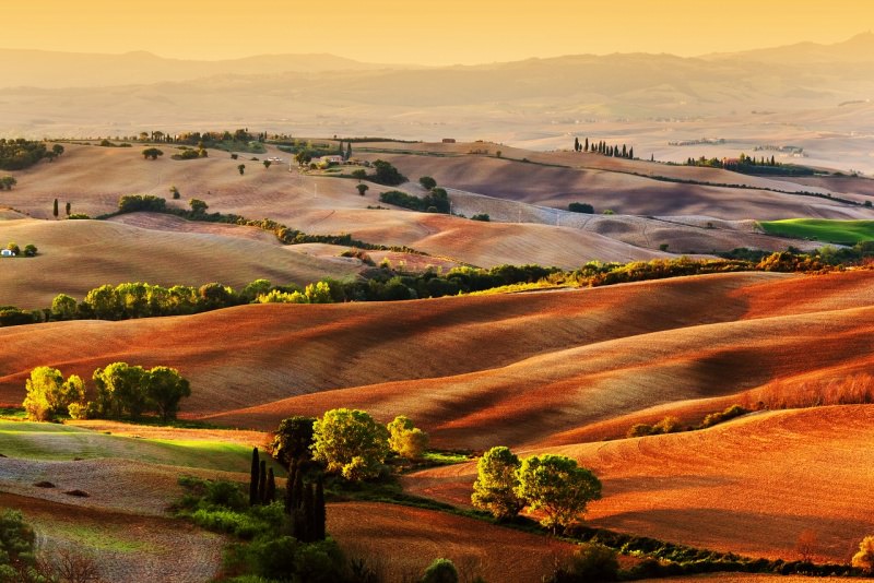 alba sui colli toscana campagna 