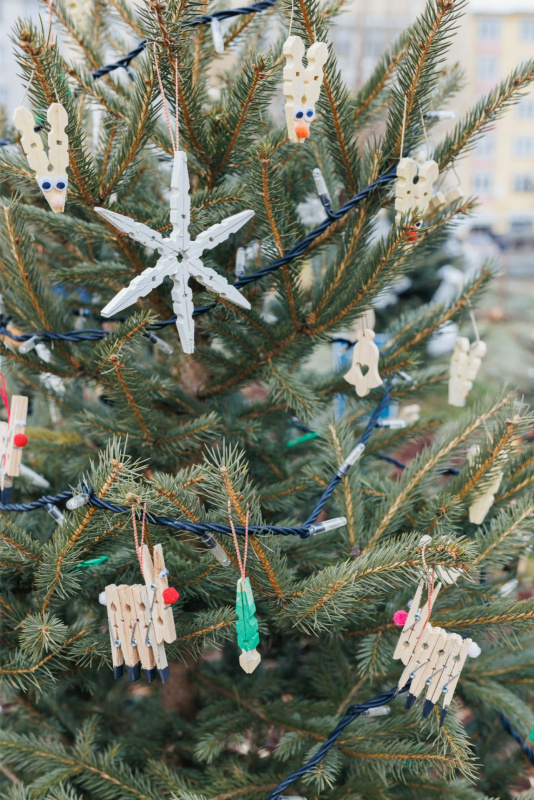 fiocco di neve fatto con mollette di legno da bucato albero di natale abete decorazioni natalizie animali