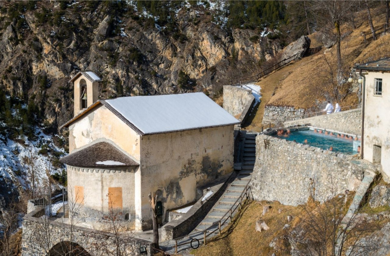 vasca termale Bormio Terme aperto natura neve