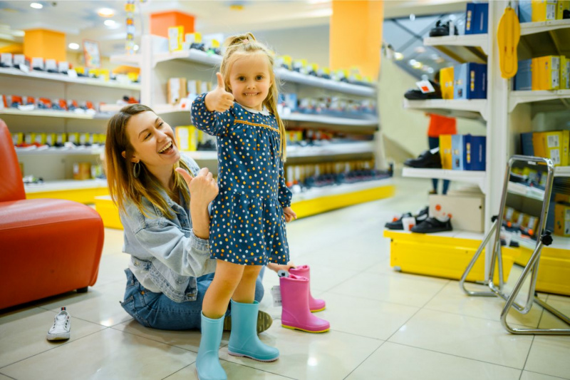 stivali gomma bambini azzurro rosa mamma e figlia acquisti shopping calzature