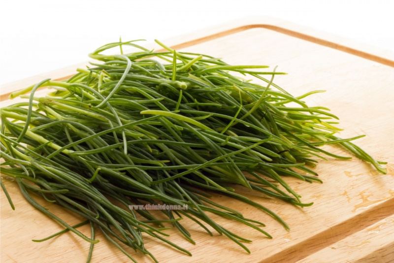 barba di frate agretti tagliere legno verdura ortaggio