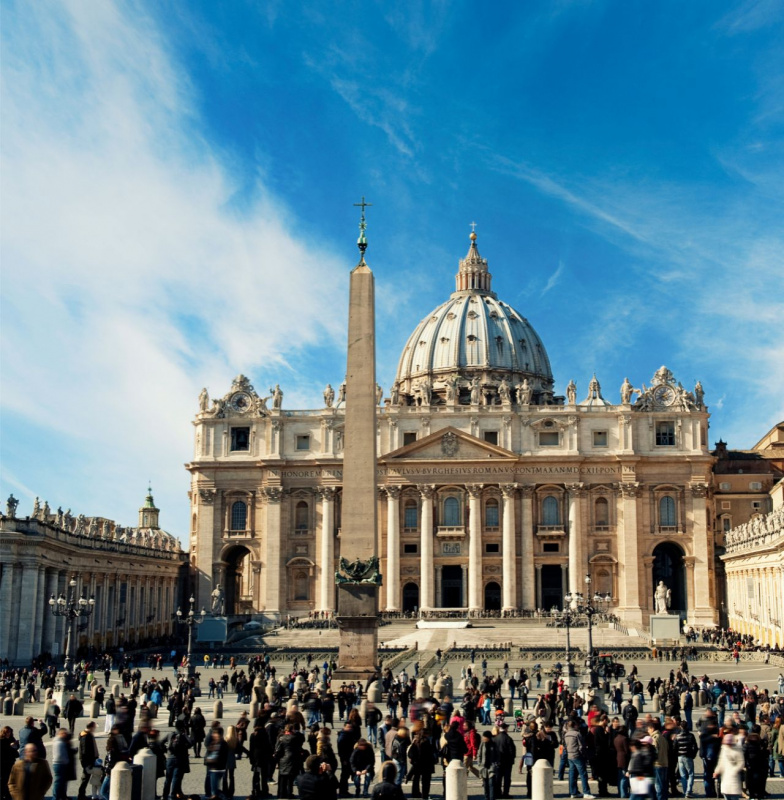 piazza san pietro roma folla fedeli