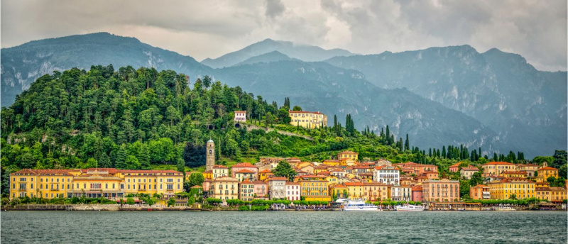 città Bellagio vista dal lago di Como