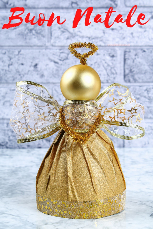 scritta rossa buon natale angelo natalizio dorato carta crespa merletto nastro oro
