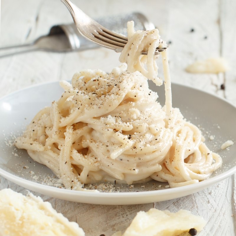 spaghetti cacio e pepe piatto pasta pronto forchetta