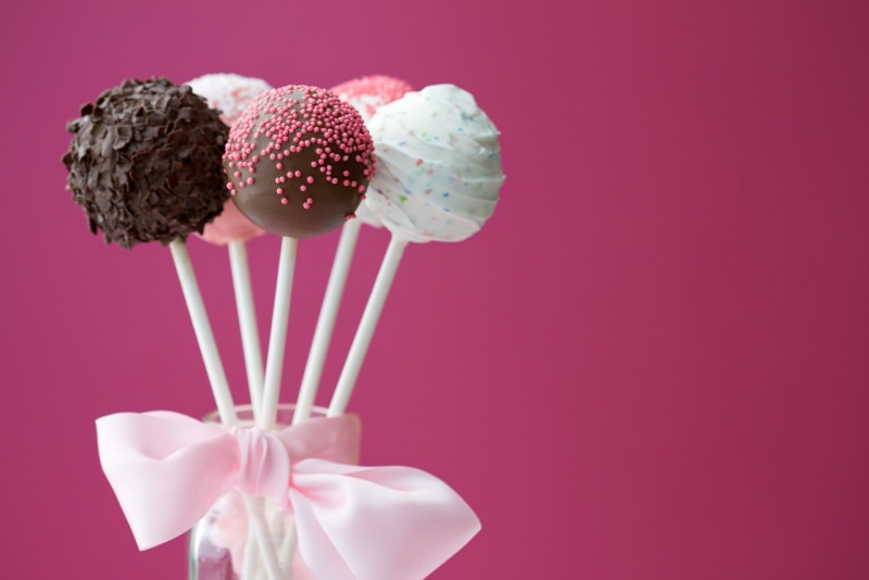 cake pops cioccolato zuccherini colorati fiocco nastro rosa