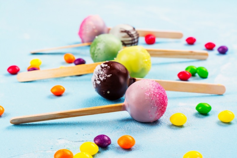 cake pops colorati smarties cioccolatini