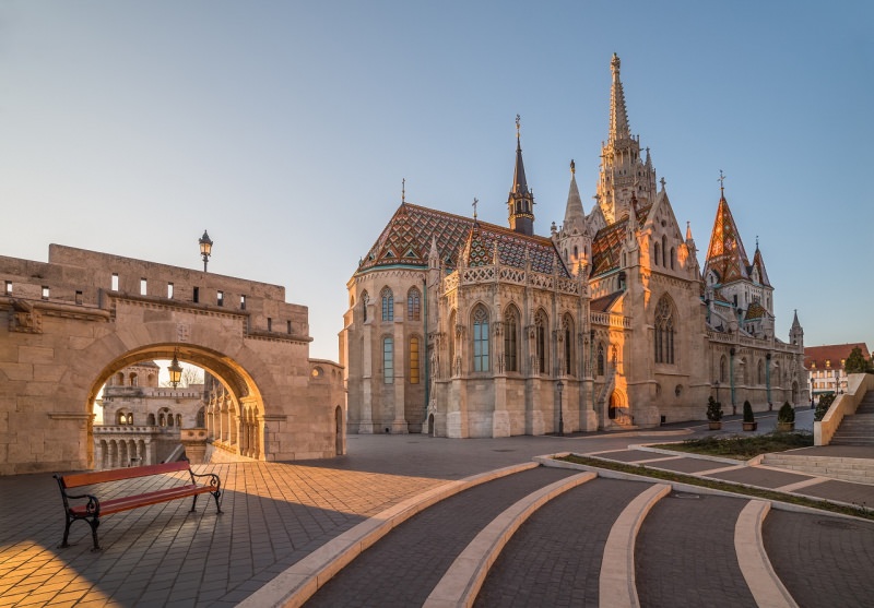 chiesa di mattia e bastione dei pescatori budapest