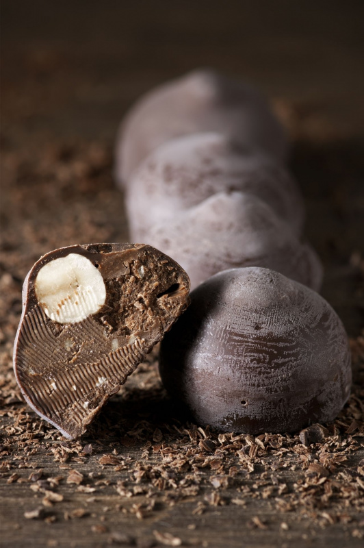 cioccolatini tipo Baci perugina fai da te tartufo cioccolato fondente nocciola