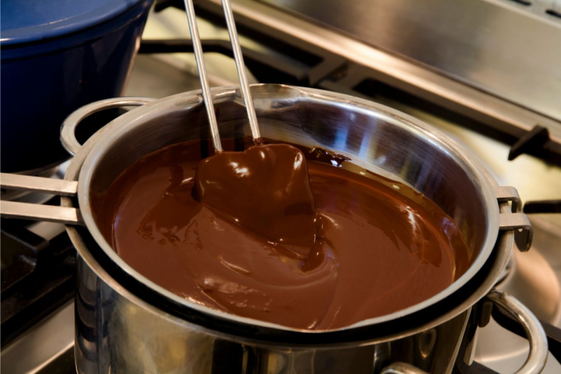 come sciogliere cioccolato pentola piano cottura