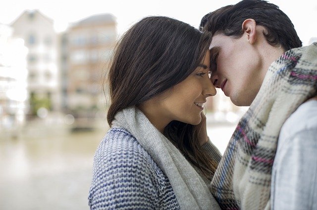 coppia bacio come riconquistare un uomo consigli