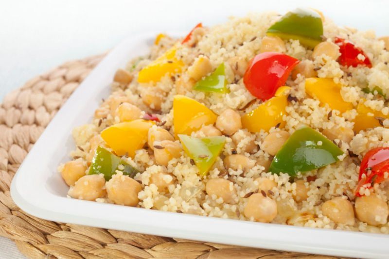 cous cous di ceci vegetariano pepeoni pomodori piatto pronto ricetta