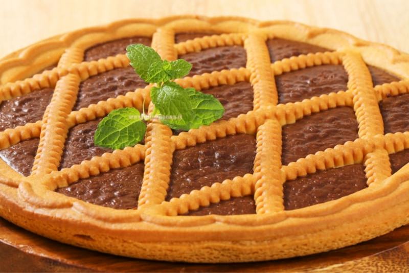 crostata con nutella fatta in casa dolce pronto foglie menta