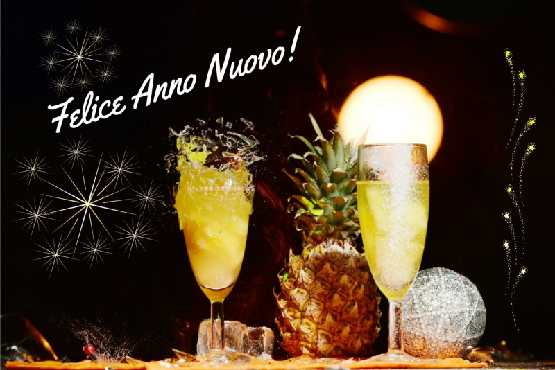 spumante e ananas cocktail fine anno capodanno auguro felice anno nuovo 