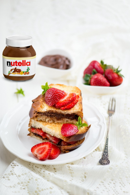 french toast fragole nutella colazione tavola piatto dessert