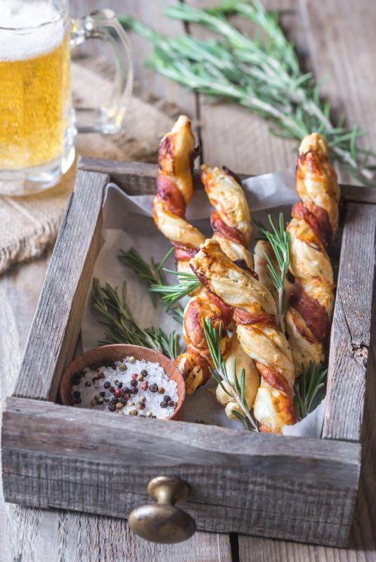 grissini pasta sfoglia pancetta boccale birra 