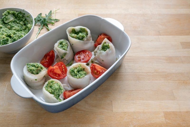 involtini di platessa con ripieno di pur di sedano rucola pomodorini pirofila