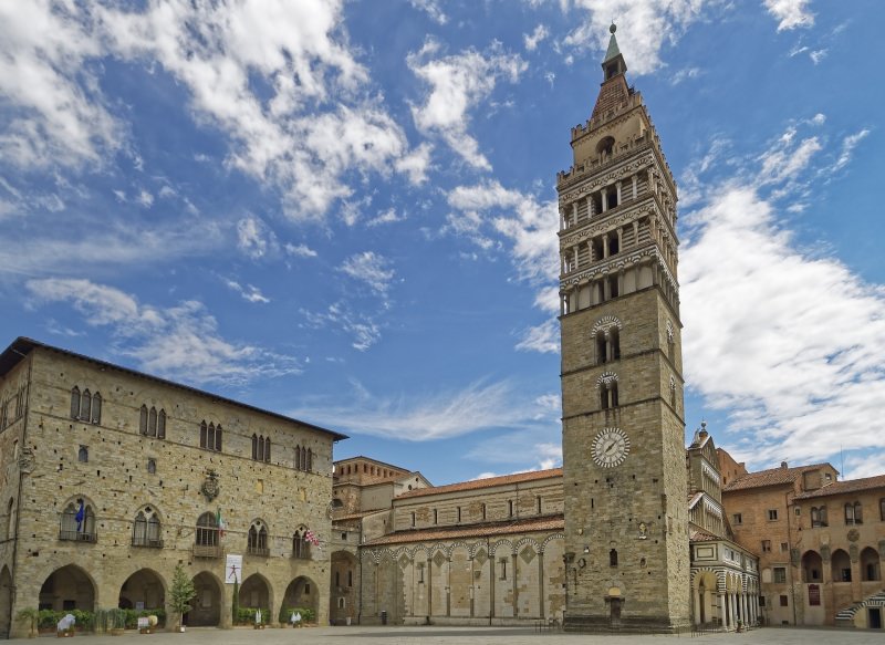 vacanza Toscana viaggio Pistoia Piazza del Duomo