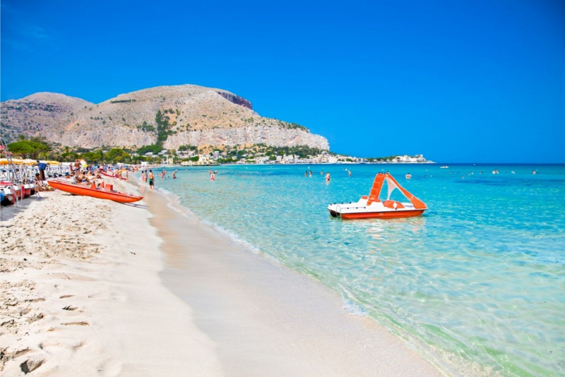 Mondello mare spiaggia estate Palermo