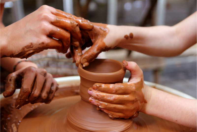 creare arte coppia vaso terracotta mano