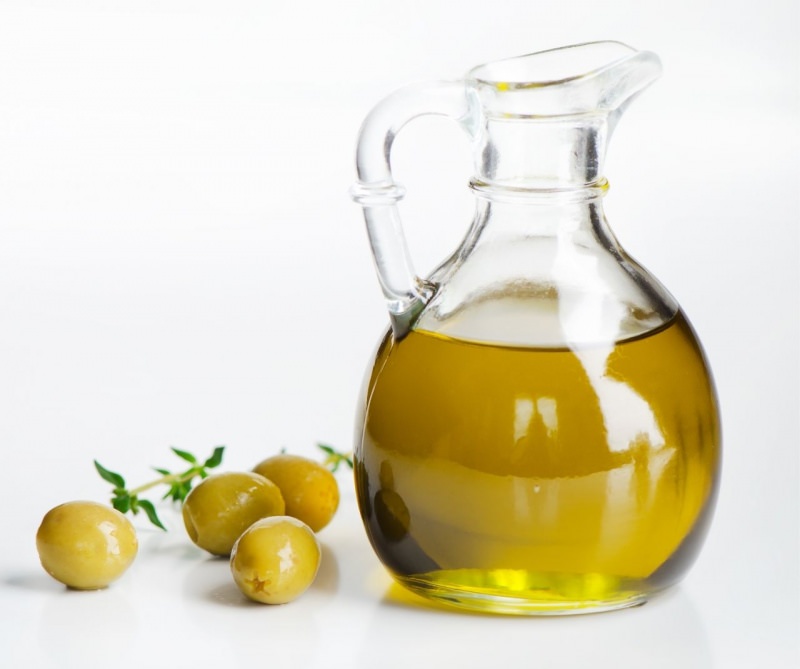 olio oliva bottiglia ampolla vetro cura di bellezza naturale rimedio nonna