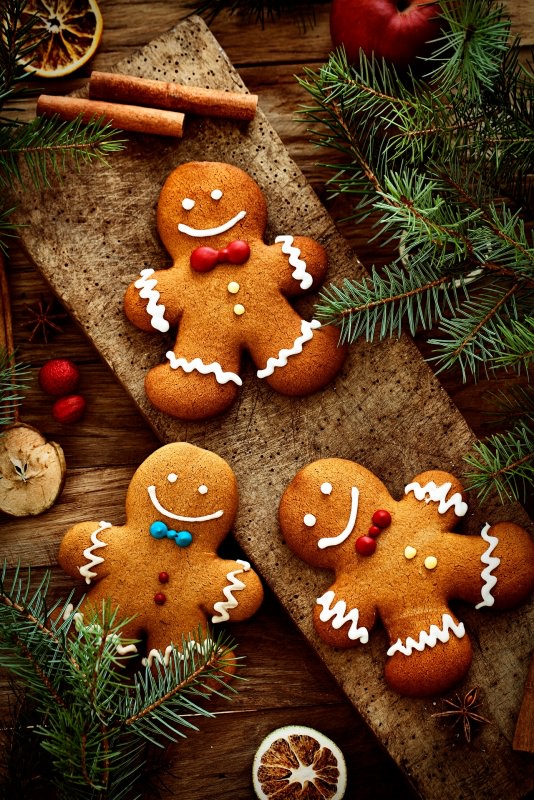 gingerbread men biscotti di pan di zenzero natalizi omini