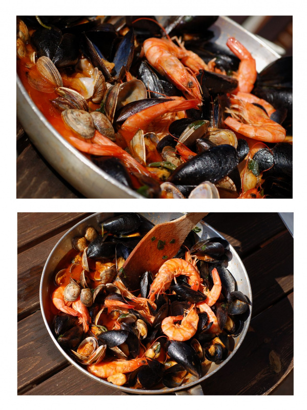 cottura sugo ai frutti di mare in padella cozze vongole gamberi prezzemolo