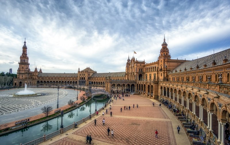 Plaza de Espaa di Siviglia canale acqua fontana piazza