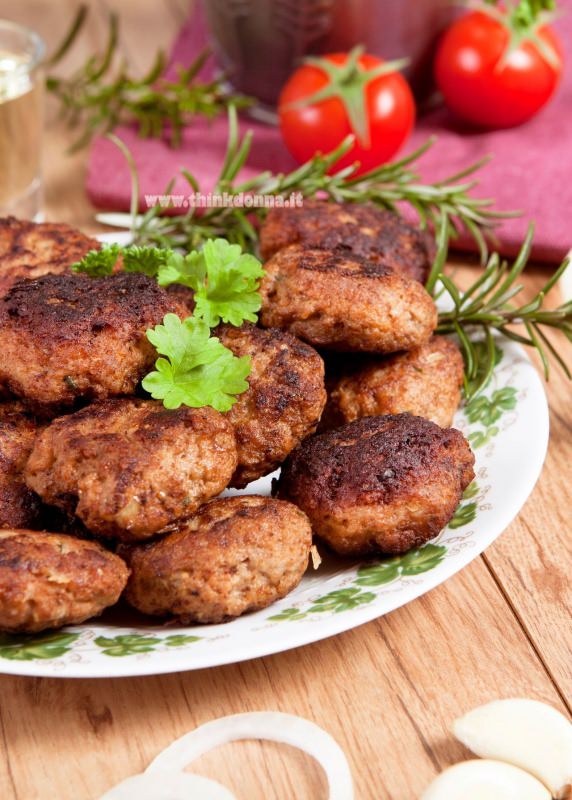 polpette piatto pronto aglio pomodoro prezzemolo