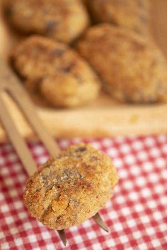 polpette di patate e melanzane piatto pronto forchetta