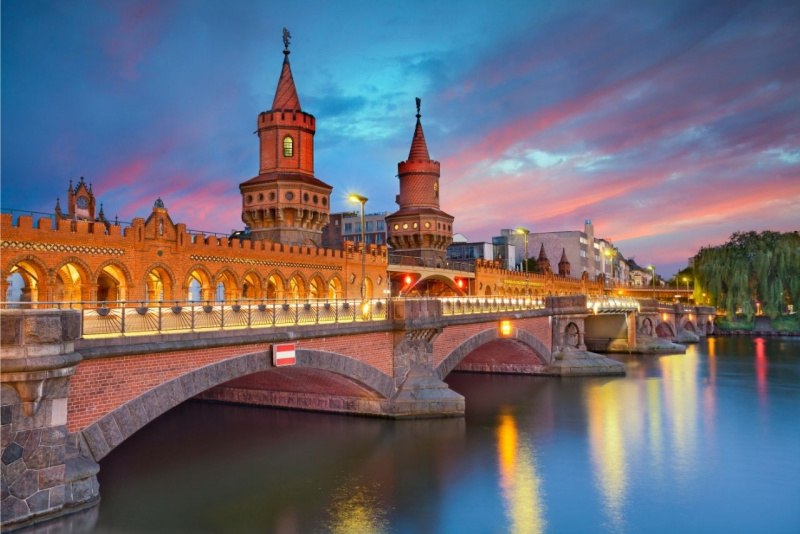 Berlino ponte oberbaum tramonto