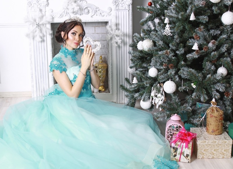 Natale Addobbi natalizi Decorazioni abito tulle azzurro principessa diadema albero di Natale decorazioni palline bianco pigne pacchi regali