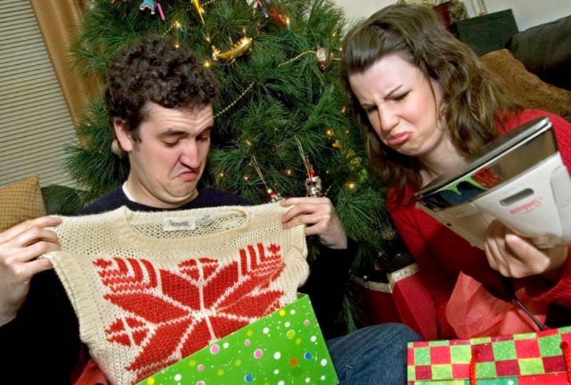 Aiuto Regali Natale.L Arte Segreta Del Re Gifting Ovvero Come Riciclare I Regali Di Natale