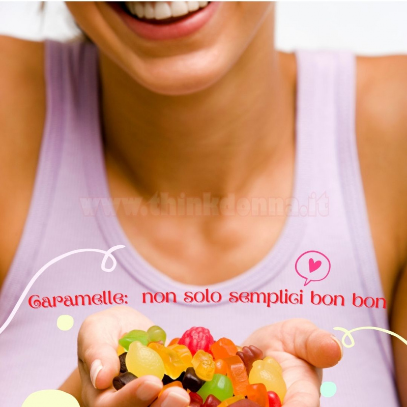 viso donna sorridente tiene nelle mani caramelle gommose gelee dolci