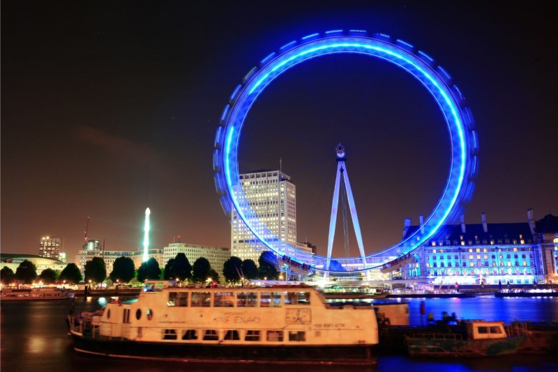 London Eye ruota panoramica Londra di sera notte luci