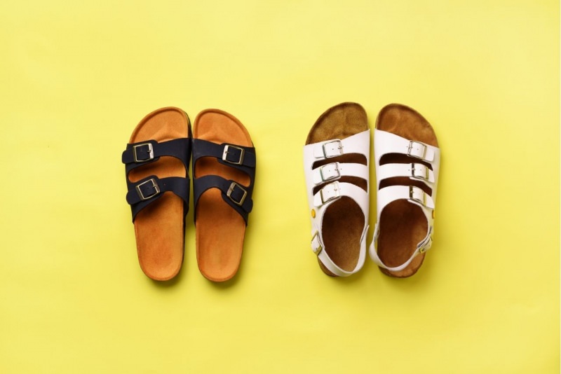 sandali tipo Birkenstock