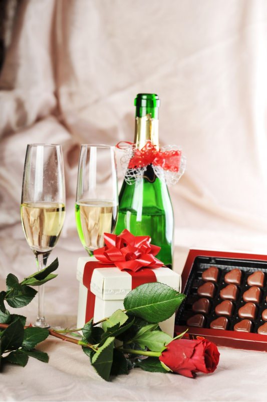 champagne cioccolatini cuore regalo san valentino