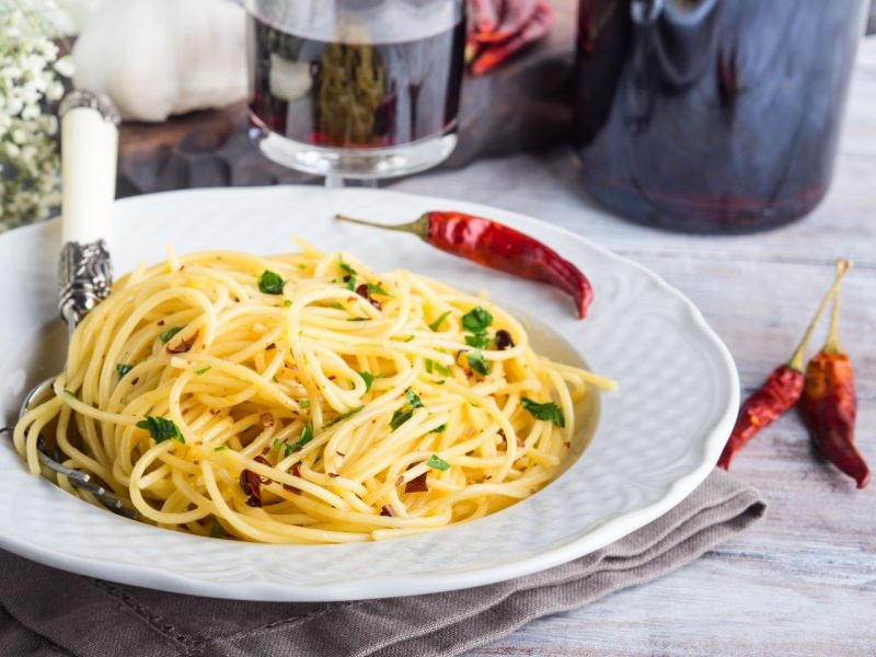 pasta spaghetti aglio olio e peperoncino piatto pronto