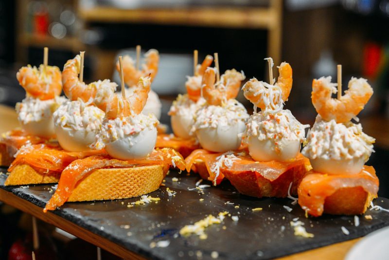 pintxos san sebastian i tapas-spagnoli-dei-paesi-baschi gamberi