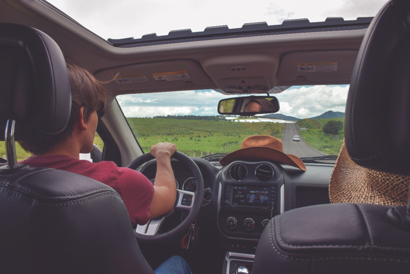 viaggio in auto tappetini bagagliaio