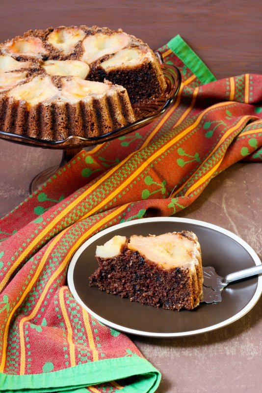 torta soffice pere e cioccolato ricetta fatta a casa alzatina dolci