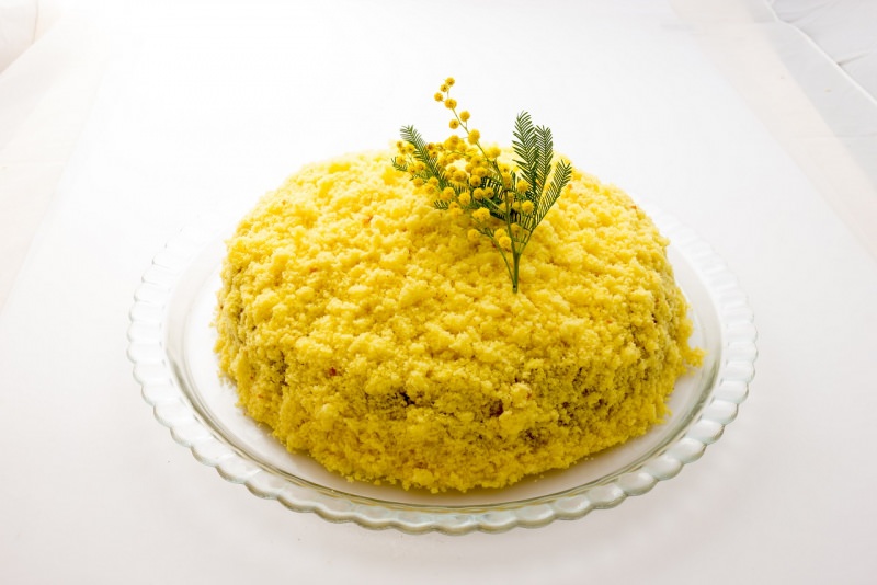 torta mimosa rametto di fiori mimose dolce 