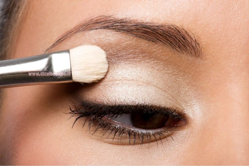 makeup occhi ombretto perlato sfumato interno occhio