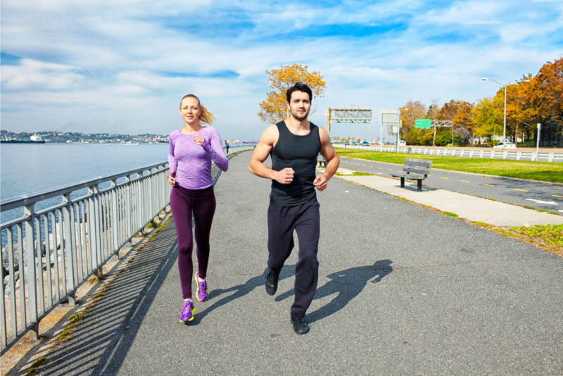 esercizio fisico corsa dimagrire mantenersi in forma fisica