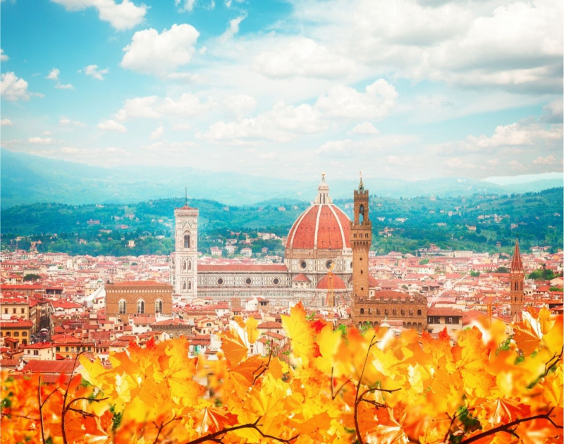 foglie gialle rosse autunno Firenze duomo