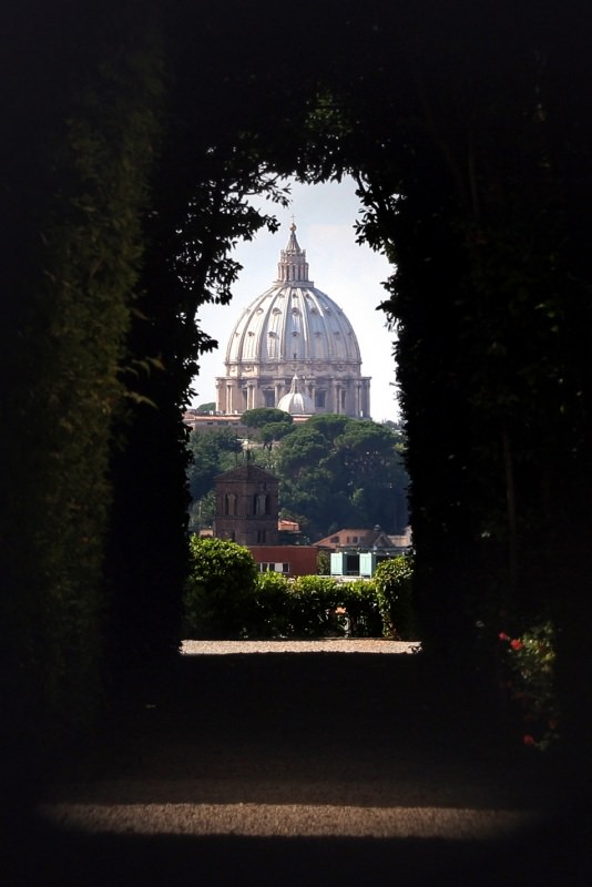 vista san pietro dal priorato di malta 